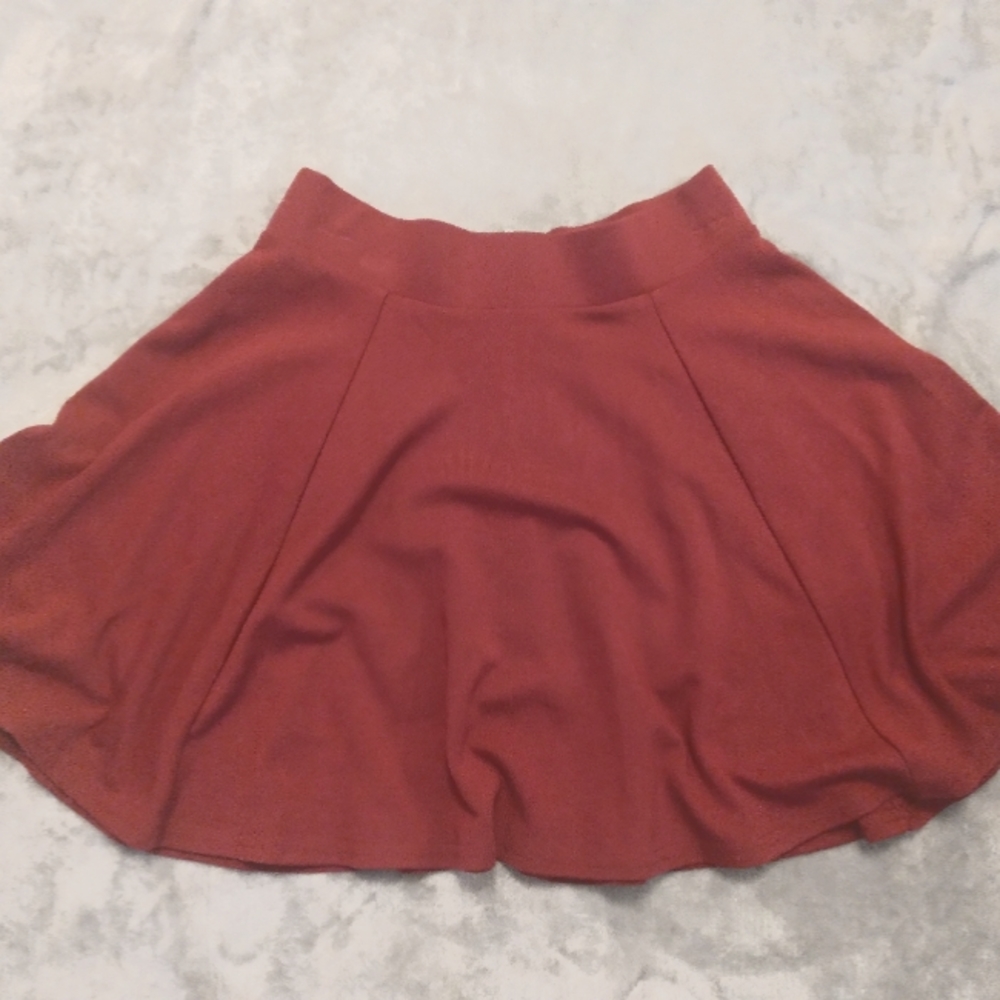 Divided H&M Burgundy Pleaded Mini Skirt Size 4-Small